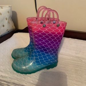 Toddler rain boots size 9/10